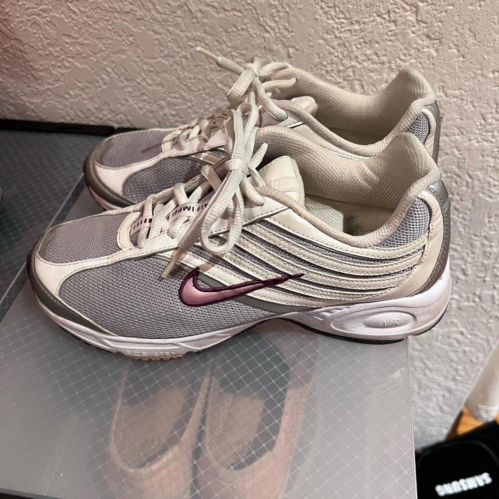Nike Air Impel II Women’s Sneaker